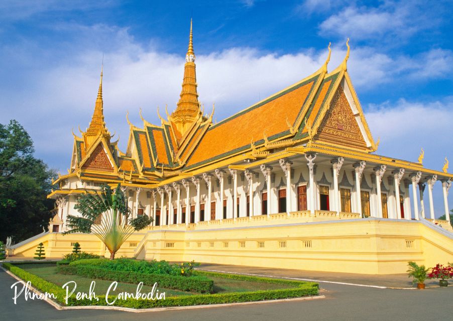 Discover the Best of Phnom Penh Capital City by Tuk Tuk - Lunch Break and Refreshments