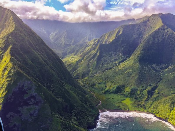 Doors off West Maui and Molokai 45 Minute Helicopter Tour - Sum Up