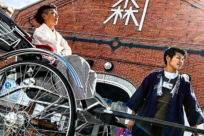Dress Up High-Quality “Hakama” Kimono and 30-min Rickshaw Tour - Group Size