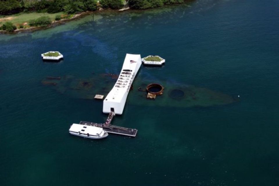 From Maui: Pearl Harbor and Oahu Circle Island Tour - Memorial Visit