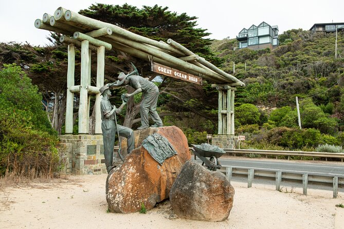 Full Day Tour of Great Ocean Road and 12 Apostles From Melbourne - Scenic Drive