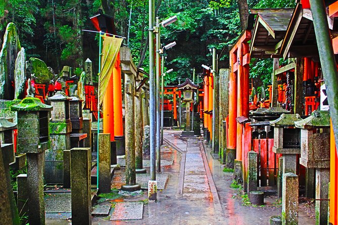 Fushimi Inari Shrine: Explore the 1,000 Torii Gates on an Audio Walking Tour - Tips for Exploring the Shrine