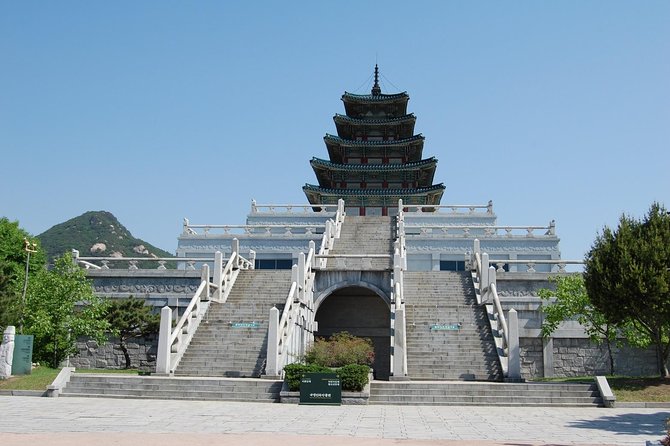 Gyeongbok Palace and Korean Folk Village Tour - Traveler Assistance and Support