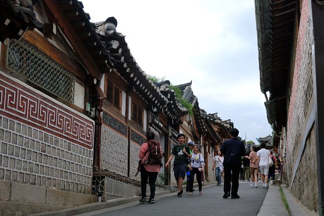 Half Day Walking Tour - Gyeongbok Palace & Bukchon Hanok Village - Tour Reviews
