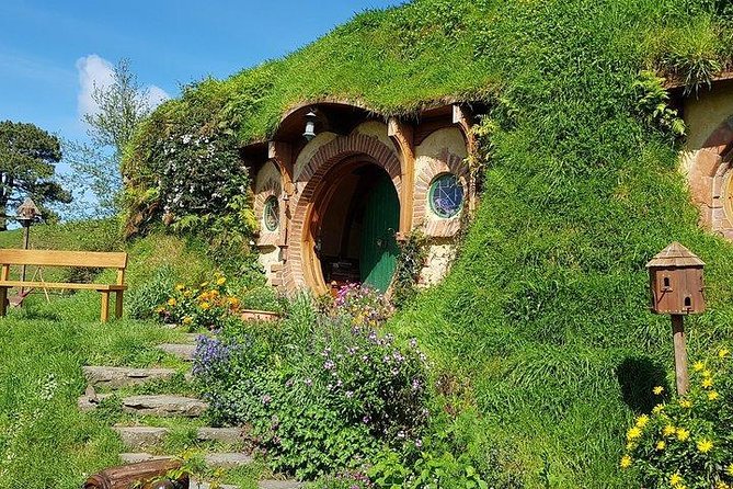 Hobbiton Movie Set and Waitomo Caves Full Day Tour From Auckland - Tour Itinerary Highlights