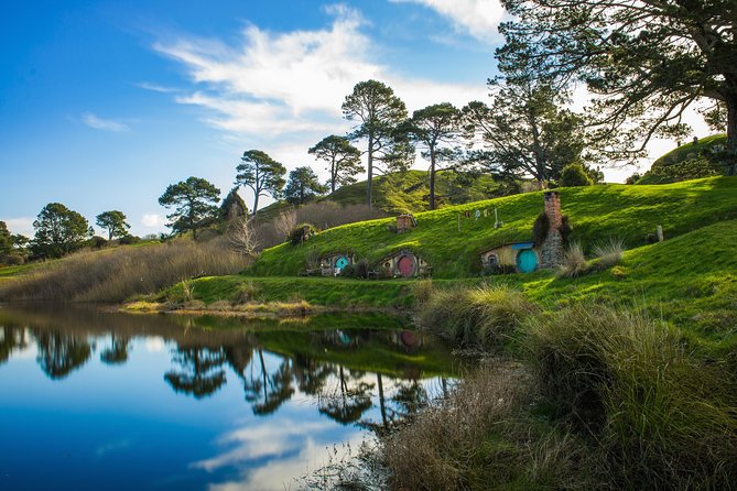 Hobbiton Movie Set and Waitomo Glowworm Caves Guided Day Trip From Auckland - Attractions Highlights and Experiences