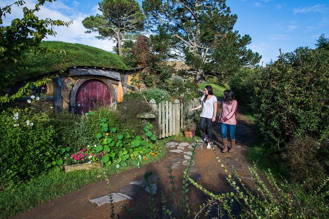 Hobbiton Movie Set Group Tour Early Access (Avoid the Crowds!) - Group Tour Experience