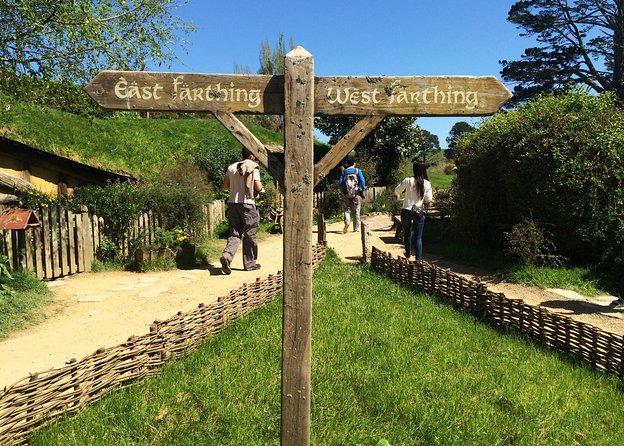 Hobbiton Movie Set Tour With Lunch From Auckland - Guided Exploration