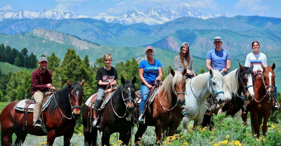 Jackson Hole: Teton View Guided Horseback Ride With Lunch - Lunch Menu & Scenic Stops