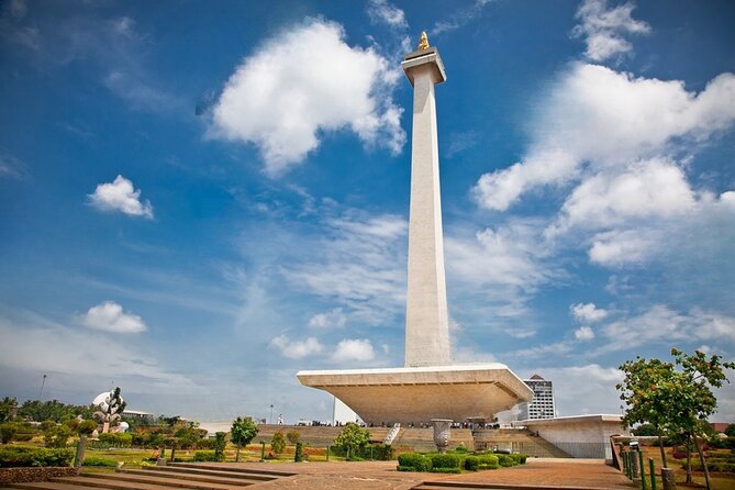 Jakarta Full-Day Highlights Tour With Transfer - Inclusive Meals and Refreshments