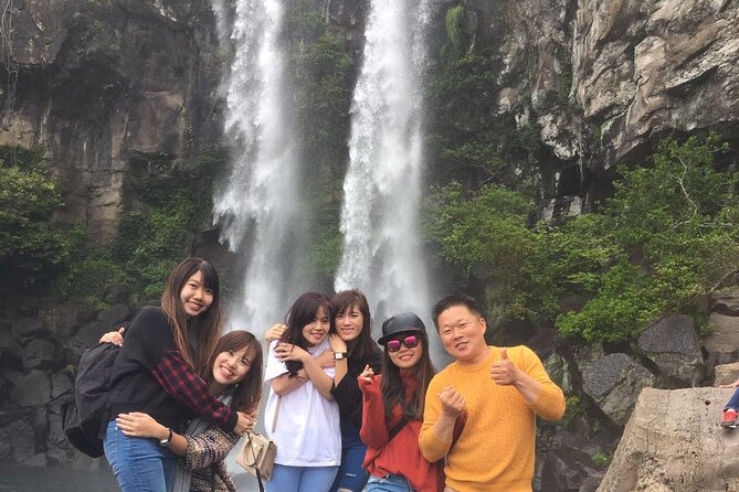 Jeju Island Private Taxi Tour - Waterfalls & Oedolgae & Jusangjeoli - Meet Your Guide