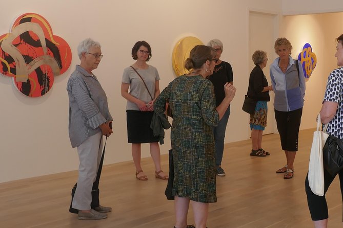 Join the Locals: 2-Hour Precinct Tour of Dealer Art Galleries - Meet Your Guide
