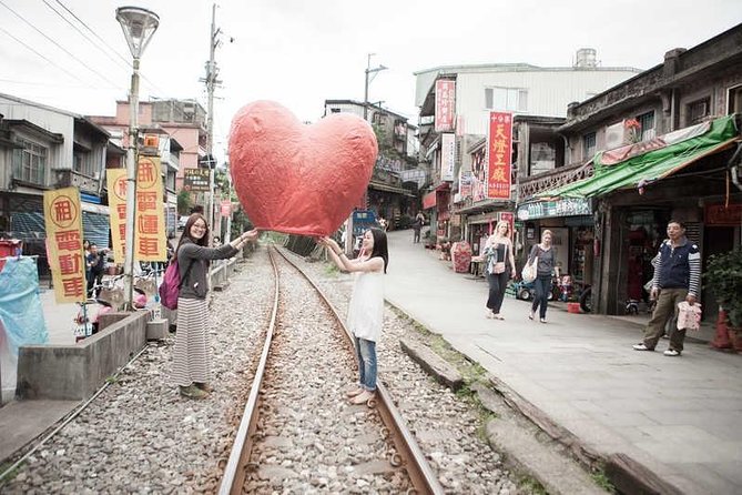 Keelung Shore: Northern Coast Tour (English Licensed Guide) - Booking Information