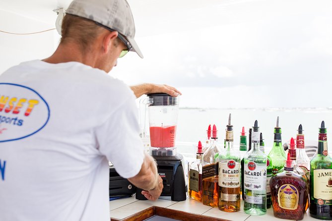 Key West Sunset Cruise: Dinner and Drinks Included - Sunset Views and Dining Experience