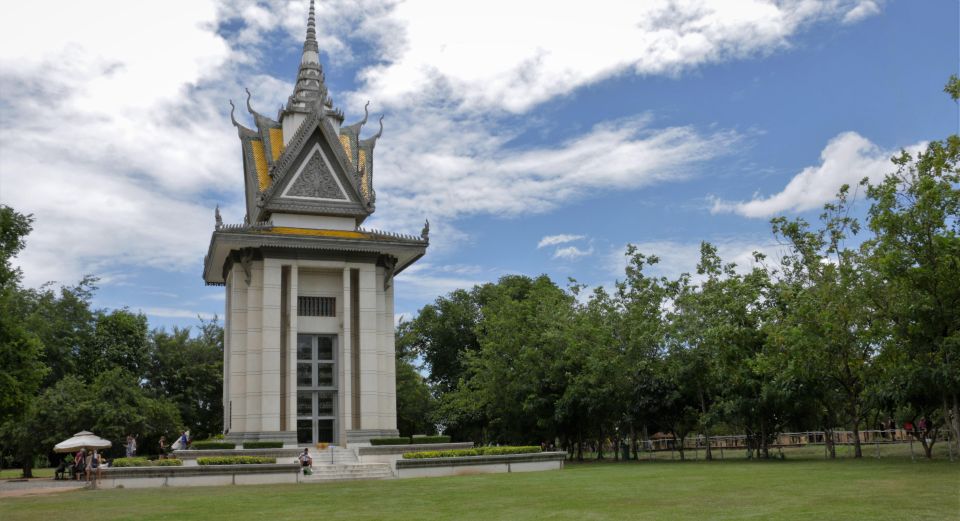 Mad Monkey Phnom Penh S21 and Killing Fields Tour - Witnessing Tragic Events