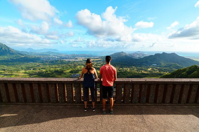 Majestic Circle Island Eco Tour From Waikiki - Tour Guides and Customer Feedback