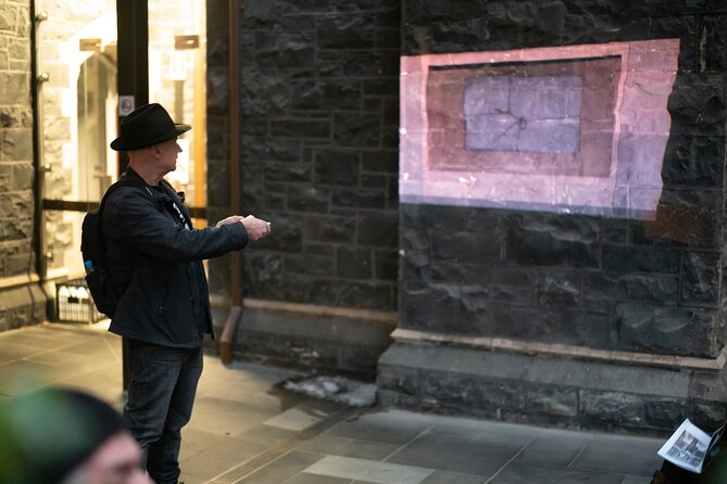 Melbourne Historical Walking Tour: Crime, Gangsters & Lolly Shops - Guide Expertise and Visitor Reviews