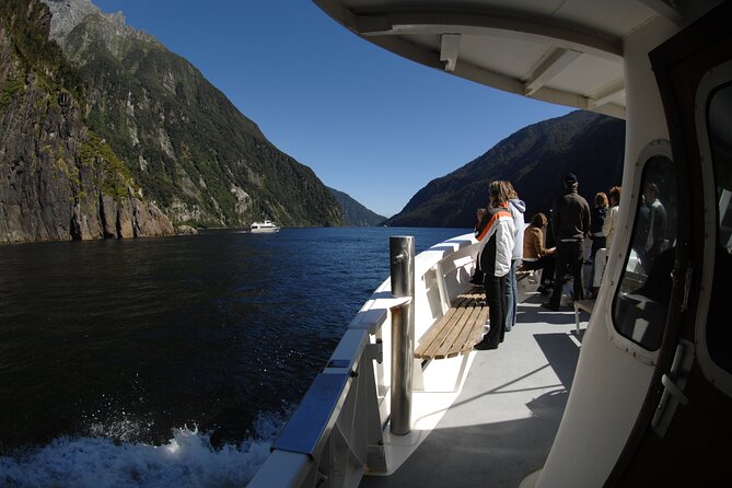 Milford Sound Helicopter Flight and Cruise From Queenstown - Reviews and Ratings