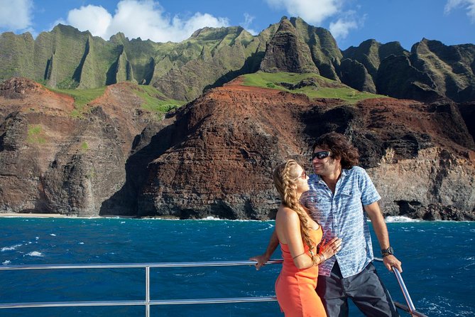 Na Pali Sunset & Sightsee Boat Tour - Traveler Tips