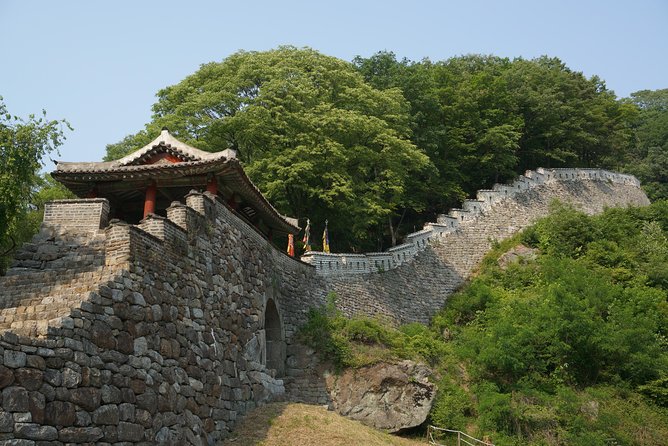 Namhansanseong UNESCO Historical Sites and Korean Folk Village-Private Tour - Performance Highlights