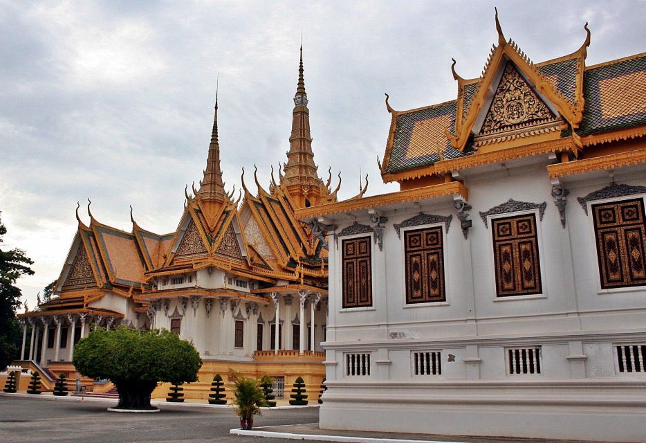 One Day Private Guide Tour History in Phnom Penh - Royal Palace and Silver Pagoda