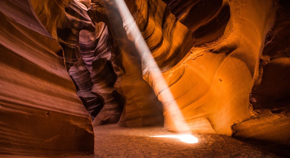 Page: Antelope Canyon and Lake Powell Kayak Tour W/Shuttle - Detailed Experience Description