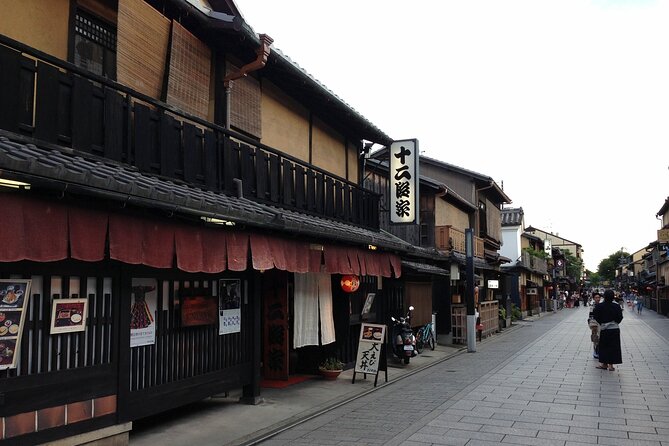 Private Full Day Tour in Kyoto With a Local Travel Companion - Itinerary Customization Options