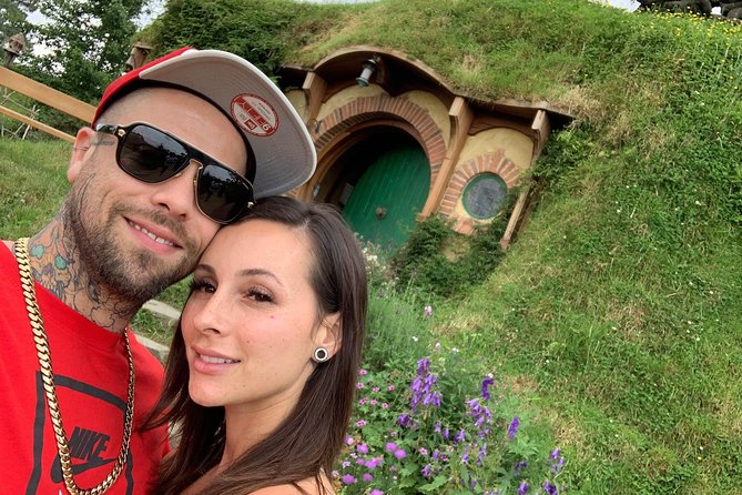 Private Luxury Tour to Hobbiton Movie Set & Waitimo Glowworm Cave - Resources for Travelers