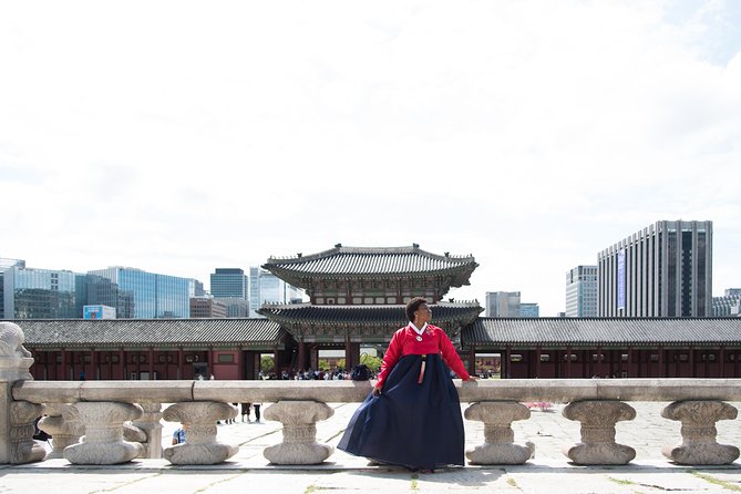 Private Palace Photo Shoot in Seoul With a Photographer - Meeting and Logistics