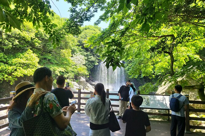 Private Tour Cheonjeyeon Falls & Osulloc Museum in Jeju Island - Inclusions and Exclusions