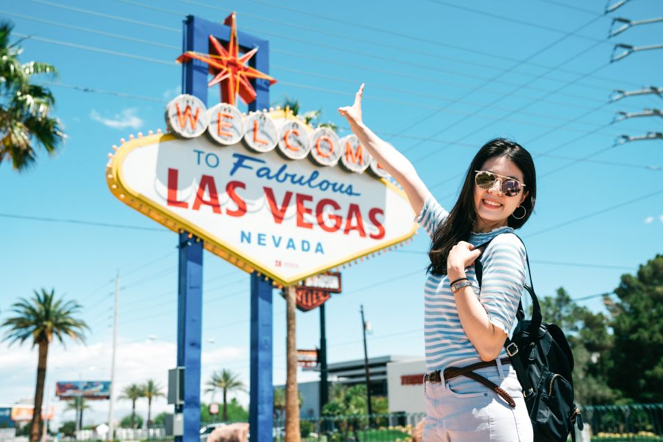 Professional Photoshoot at the Welcome to Las Vegas Sign! - Highlights