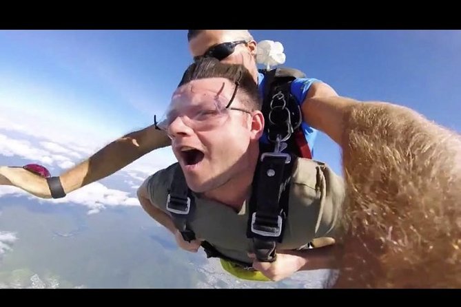 Reef and Rainforest Tandem Skydive in Cairns - Safety and Procedures