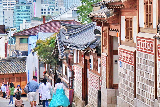 Royal Palace and Traditional Villages Wearing Hanbok Tour - Village Exploration