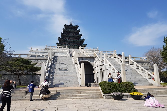 Seoul City Sightseeing Tour Including Gyeongbokgung Palace, N Seoul Tower, and Namsangol Hanok Villa - Meal and Stops