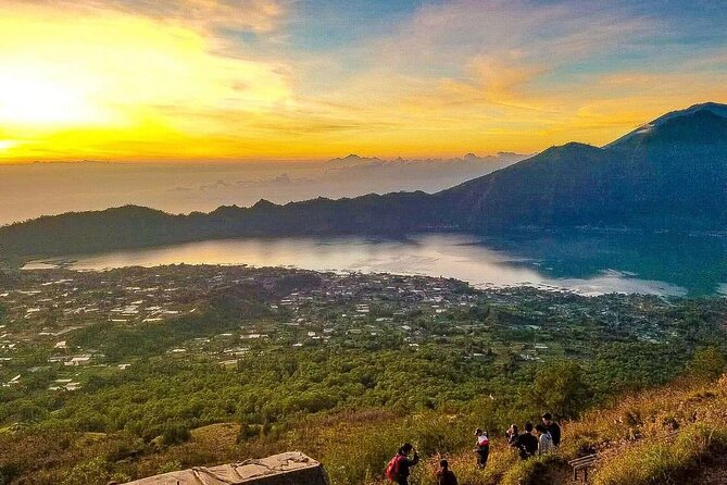 Sharing Mount Batur Sunrise Trekking And Natural Hot Spring - Breakfast During the Hike