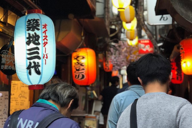 Shinjuku Golden Gai Food Tour in Spanish - Spanish Language Experience