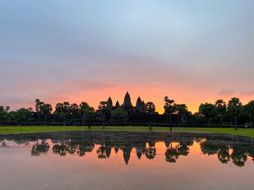 Siem Reap: Angkor Wat Sunrise Tour via Tuk Tuk & Breakfast - Full Description
