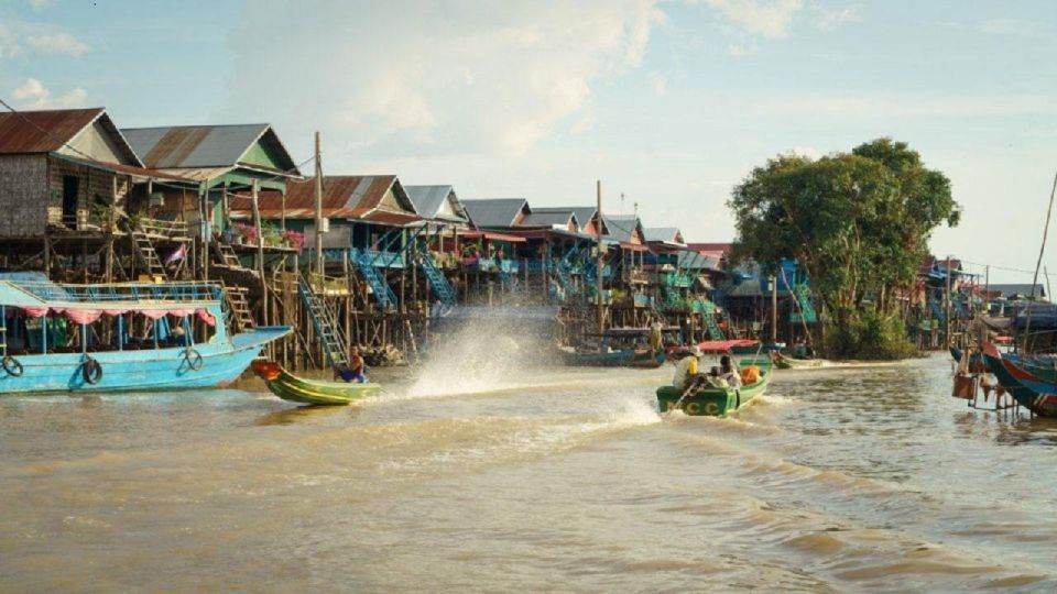 Siem Reap: Kampong Phluk Floating Village Tour With Transfer - Village Exploration