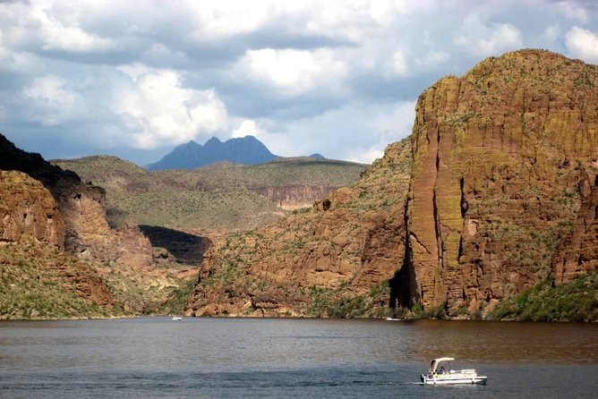 Small Group Apache Trail Day Tour With Dolly Steamboat From Phoenix - Customer Reviews and Tour Guide Feedback