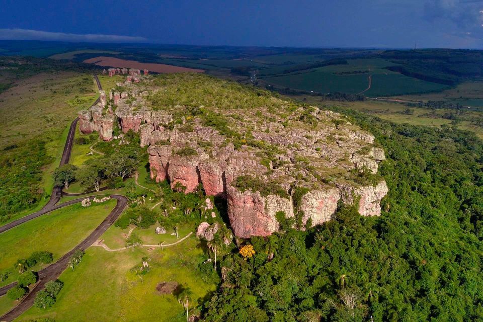 Stone and Nature: Vila Velha and Buraco Do Padre, Paraná - Full Description