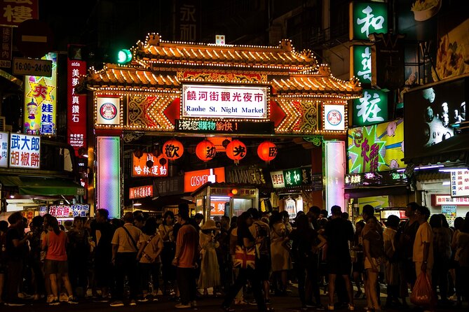 Taipei at Night: Din Tai Fung Dinner & Raohe Street Night Market Guided Tour - What To Bring