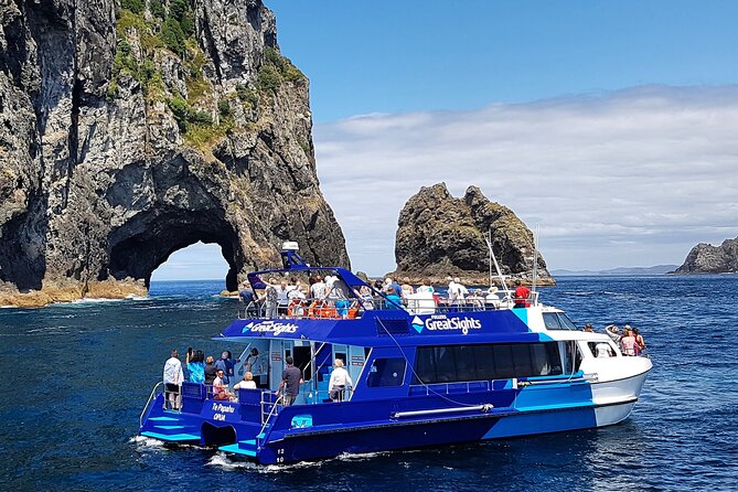 The Original Full Day Bay of Islands Cruise With Dolphins - Onboard Amenities and Services