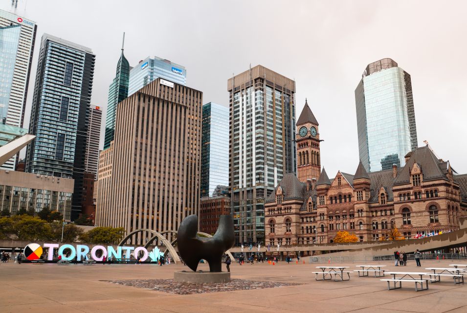 Toronto: Downtown City Landmarks Self-Guided Audio Tour - Visitor Testimonial
