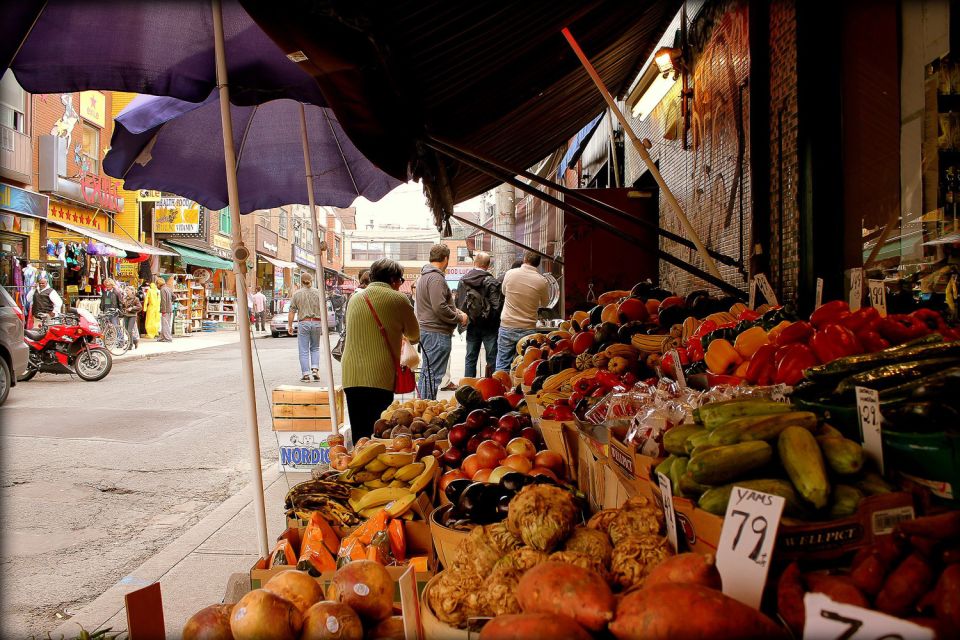 Toronto: Private Tour With a Local