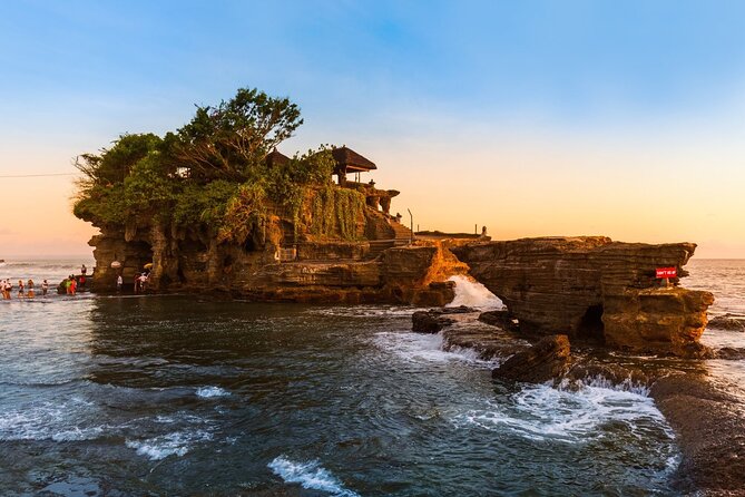 Ubud Tanah Lot Temple, Rice Terrace, Monkey Forest, & Waterfalls - Monkey Forest Encounter Tips