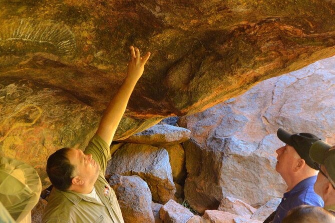 Uluru Small Group Tour Including Sunset - Sunset Experience