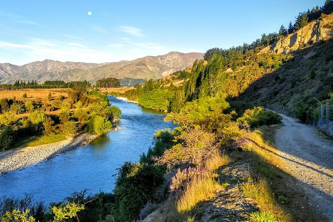 Wanaka Small Group Guided 2.5hour Scenic Bike Tour - Booking Details