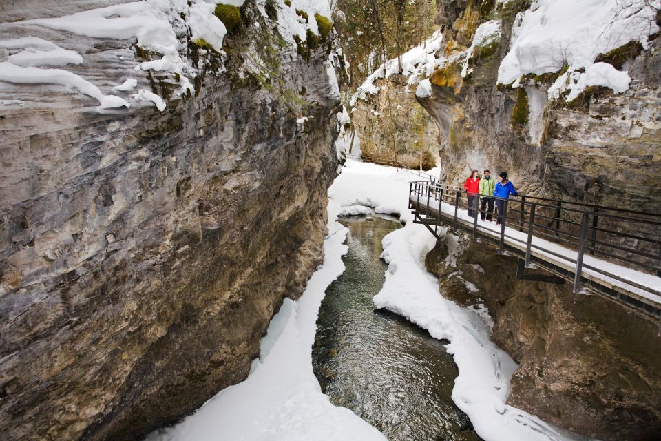[Winter]Banff,JohnstonCanyon & LakeMinnewanka Full Day Tour - Weather and Refund Policy