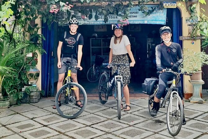 Yogyakarta Cycling Tour Around the Villages and Fish Farm - Village Exploration