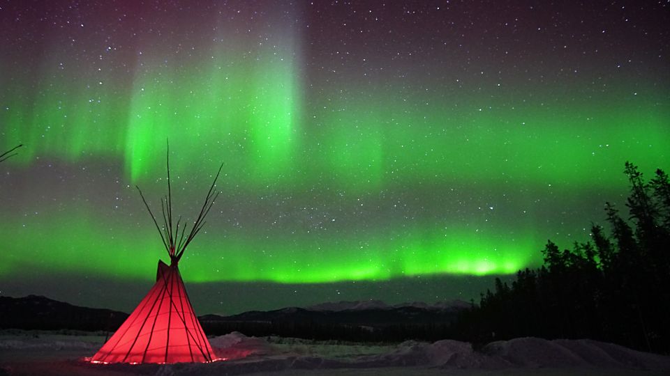 Yukon: Aurora Borealis Late Night Viewing Tour - Tour Description